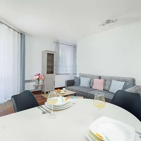 Apartment Bright Morskie Oko With Balcony By Renters Misdroy
