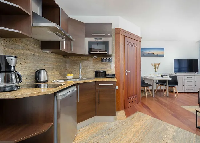 Апартаменты Bright Morskie Oko With Balcony By Renters Мендзыздрое