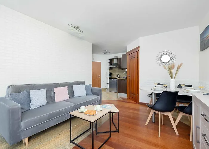 Bright Morskie Oko With Balcony By Renters