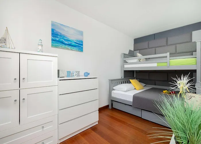 Bright Morskie Oko With Balcony By Renters